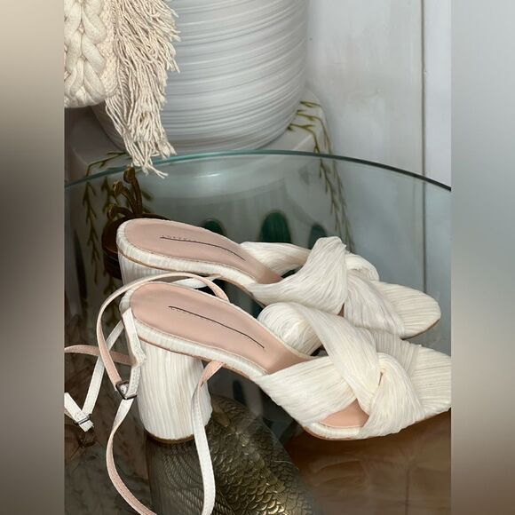 LOEFFLER RANDALL Reed Pearl Pleated Twist Heel - Picture 5 of 9